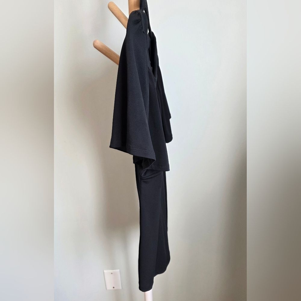 Elegant Stretchy Black Top - Picture 3 of 3